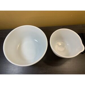 Vtg Set Of 2 PYREX White Hamilton‎ Beach Ribbed Milk Glass Mixing Bowls